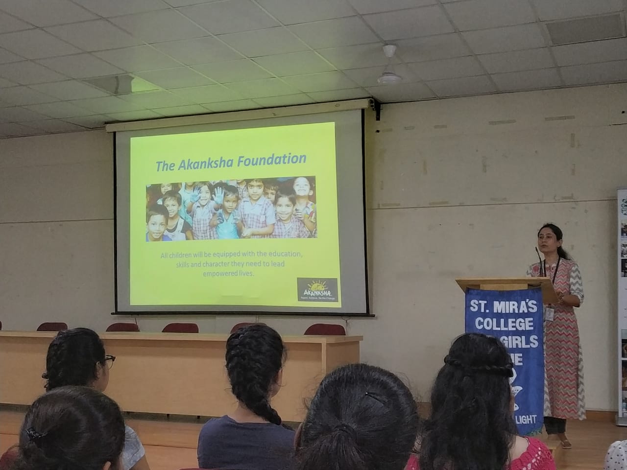 Students keenly listening to Ms. Bhavana Diwedi from Akanksha Foundation - Orienting about Internship (2018-19)