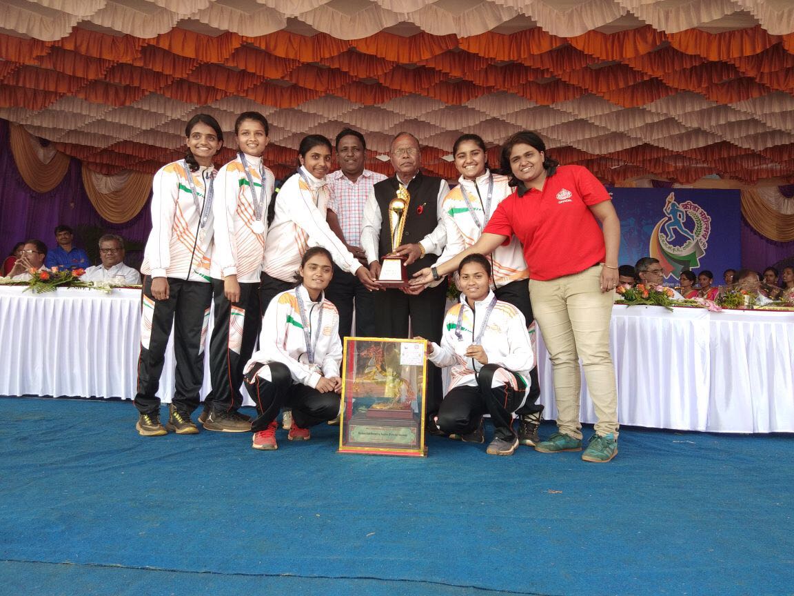 Suyosha Shetty and Pune University Team Of Basketball taking second prize at kridamahotsav 2017-18