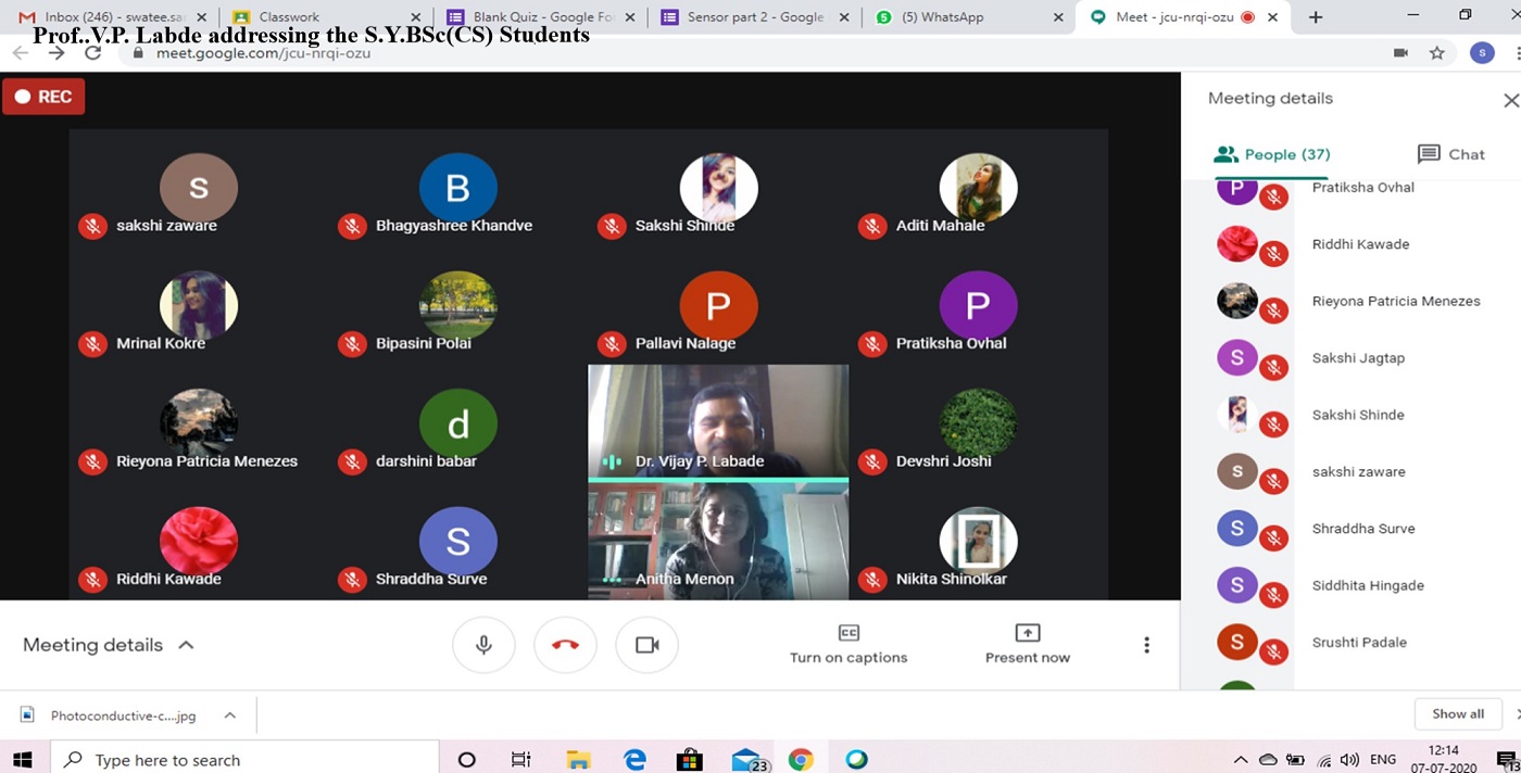 Prof.V.P. Labde addressing the S.Y.BSc(CS) students on 7th July2020