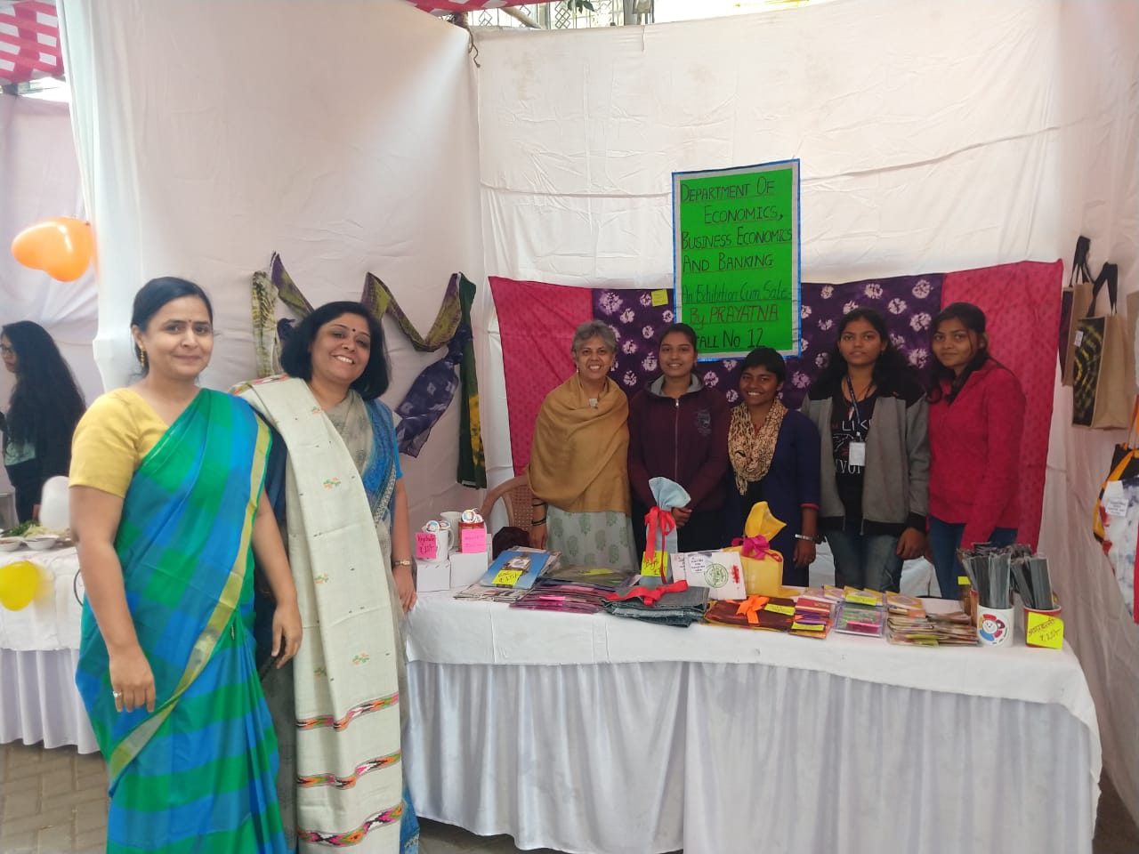 Community Outreach Initiative of Depts of EcoBEcoBkg-Sale of Products of NGO PRAYATNA at Mira Bazaar 17-12-2018 (2)